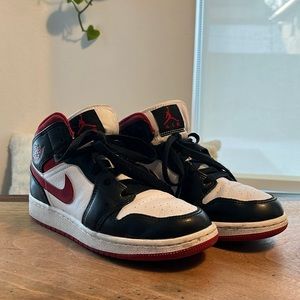 Nike Air Jordan 1 Mid White/Gym Red Black Chicago (554724-122)